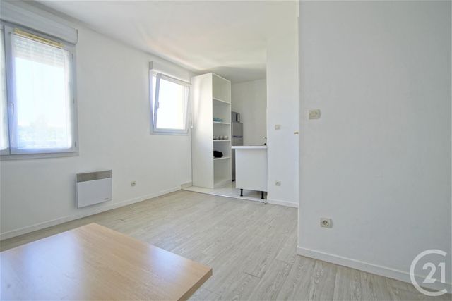 Appartement F1 à louer - 1 pièce - 25.36 m2 - CRETEIL - 94 - ILE-DE-FRANCE - Century 21 Acv