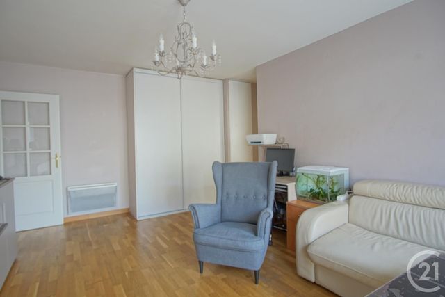 Appartement F2 à vendre - 2 pièces - 43.5 m2 - CHOISY LE ROI - 94 - ILE-DE-FRANCE - Century 21 Acv