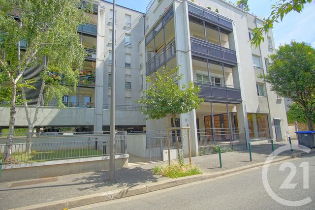 Appartement F2 à vendre - 2 pièces - 47.3 m2 - CHOISY LE ROI - 94 - ILE-DE-FRANCE - Century 21 Acv
