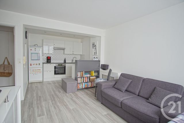 Appartement F2 à vendre - 2 pièces - 44.88 m2 - CHOISY LE ROI - 94 - ILE-DE-FRANCE - Century 21 Acv