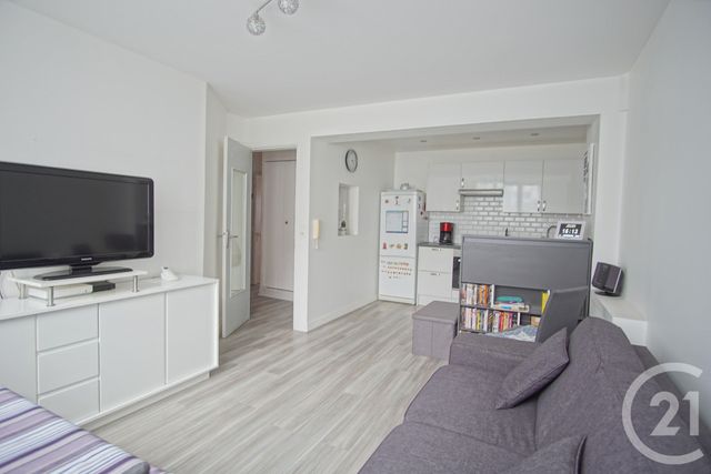 Appartement F2 à vendre - 2 pièces - 44.88 m2 - CHOISY LE ROI - 94 - ILE-DE-FRANCE - Century 21 Acv