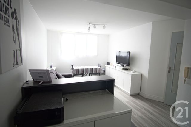 Appartement F2 à vendre - 2 pièces - 44.88 m2 - CHOISY LE ROI - 94 - ILE-DE-FRANCE - Century 21 Acv