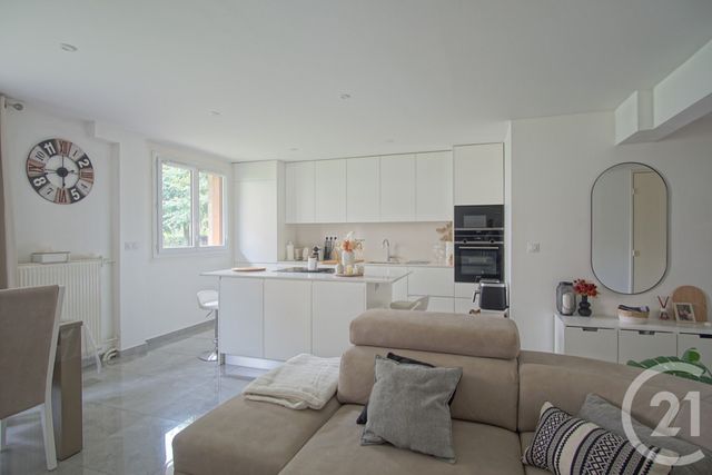 Appartement F2 à vendre - 2 pièces - 50.23 m2 - THIAIS - 94 - ILE-DE-FRANCE - Century 21 Acv