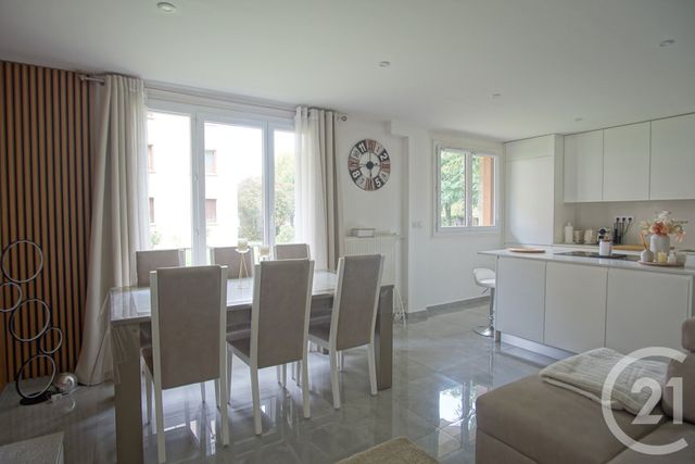 Appartement F2 à vendre - 2 pièces - 50.23 m2 - THIAIS - 94 - ILE-DE-FRANCE - Century 21 Acv