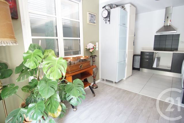 Afficher la photo en grand Appartement F3 à vendre - 3 pièces - 62.0 m2 - CHOISY LE ROI - 94 - ILE-DE-FRANCE - Century 21 Acv