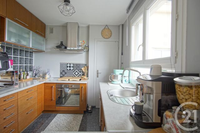 Appartement F5 à vendre - 5 pièces - 81.57 m2 - CHOISY LE ROI - 94 - ILE-DE-FRANCE - Century 21 Acv