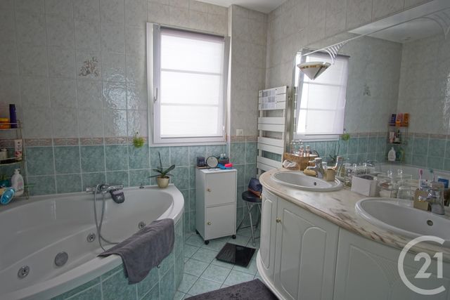 maison à vendre - 7 pièces - 137.7 m2 - CHOISY LE ROI - 94 - ILE-DE-FRANCE - Century 21 Acv