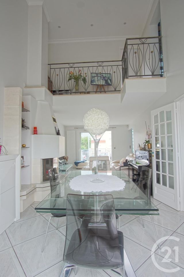 maison à vendre - 7 pièces - 137.7 m2 - CHOISY LE ROI - 94 - ILE-DE-FRANCE - Century 21 Acv