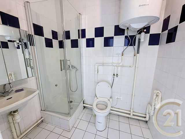 Appartement F2 à vendre - 2 pièces - 38.59 m2 - CHOISY LE ROI - 94 - ILE-DE-FRANCE - Century 21 Acv