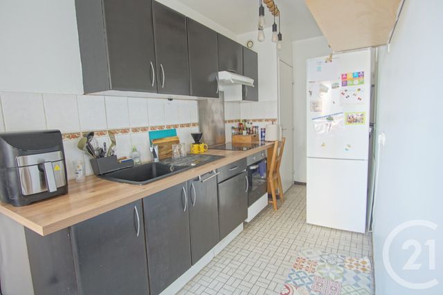 Appartement F2 à vendre - 2 pièces - 52.54 m2 - CHOISY LE ROI - 94 - ILE-DE-FRANCE - Century 21 Acv