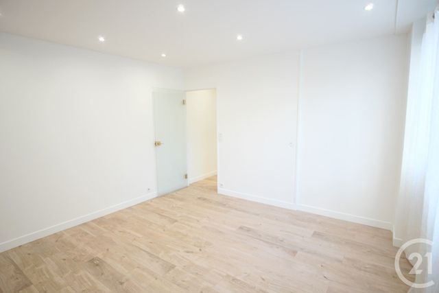 Appartement F3 à vendre - 3 pièces - 58.12 m2 - CHOISY LE ROI - 94 - ILE-DE-FRANCE - Century 21 Acv