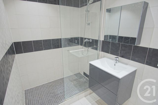 Appartement F3 à vendre - 3 pièces - 58.12 m2 - CHOISY LE ROI - 94 - ILE-DE-FRANCE - Century 21 Acv