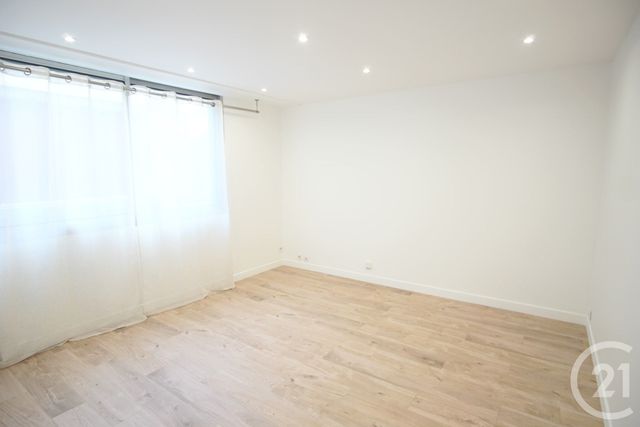 Appartement F3 à vendre - 3 pièces - 58.62 m2 - CHOISY LE ROI - 94 - ILE-DE-FRANCE - Century 21 Acv