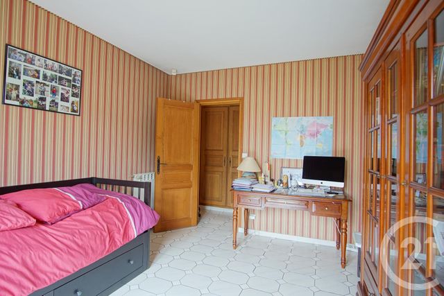 maison à vendre - 6 pièces - 137.27 m2 - CHOISY LE ROI - 94 - ILE-DE-FRANCE - Century 21 Acv