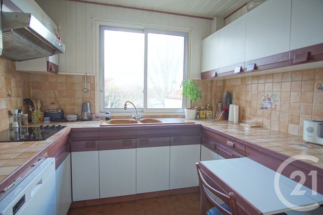 Appartement F3 à vendre - 3 pièces - 70.9 m2 - CHOISY LE ROI - 94 - ILE-DE-FRANCE - Century 21 Acv