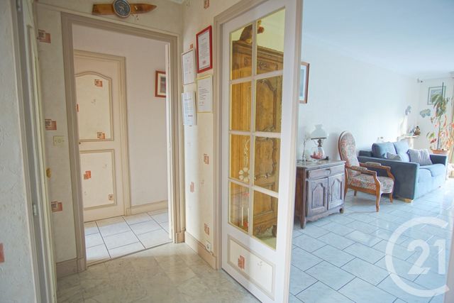 Appartement F3 à vendre - 3 pièces - 70.9 m2 - CHOISY LE ROI - 94 - ILE-DE-FRANCE - Century 21 Acv
