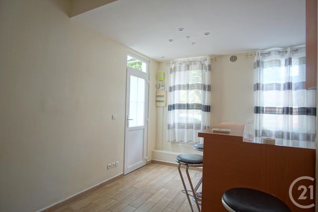 Afficher la photo en grand Appartement F1 à vendre - 2 pièces - 26.81 m2 - VILLENEUVE LE ROI - 94 - ILE-DE-FRANCE - Century 21 Acv