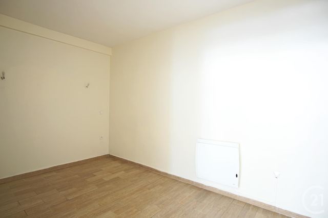 Afficher la photo en grand Appartement F1 à vendre - 2 pièces - 26.81 m2 - VILLENEUVE LE ROI - 94 - ILE-DE-FRANCE - Century 21 Acv