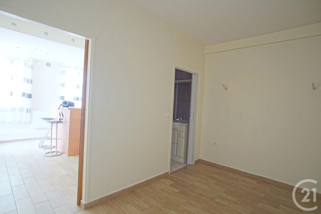 Afficher la photo en grand Appartement F1 à vendre - 2 pièces - 26.81 m2 - VILLENEUVE LE ROI - 94 - ILE-DE-FRANCE - Century 21 Acv