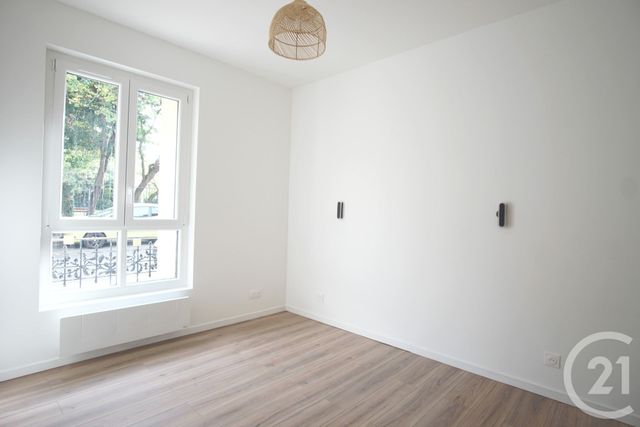 Appartement F2 à vendre - 2 pièces - 34.23 m2 - IVRY SUR SEINE - 94 - ILE-DE-FRANCE - Century 21 Acv