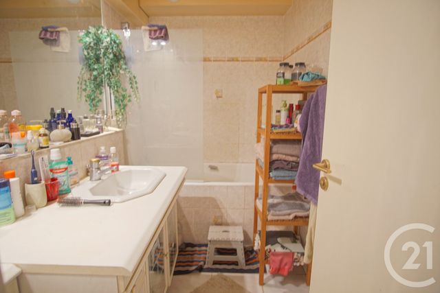 Appartement F2 à vendre - 2 pièces - 53.92 m2 - CHOISY LE ROI - 94 - ILE-DE-FRANCE - Century 21 Acv