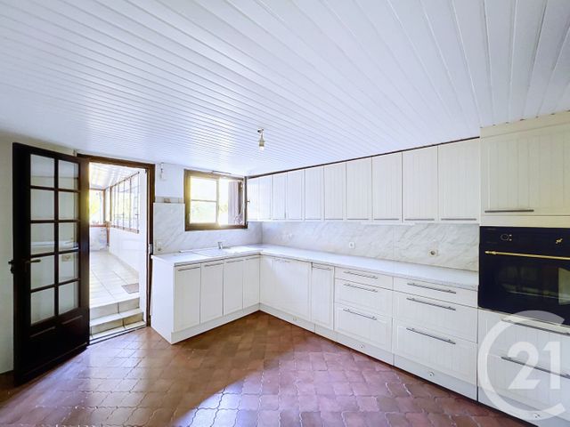 Appartement F2 à vendre - 2 pièces - 45.5 m2 - CHOISY LE ROI - 94 - ILE-DE-FRANCE - Century 21 Acv