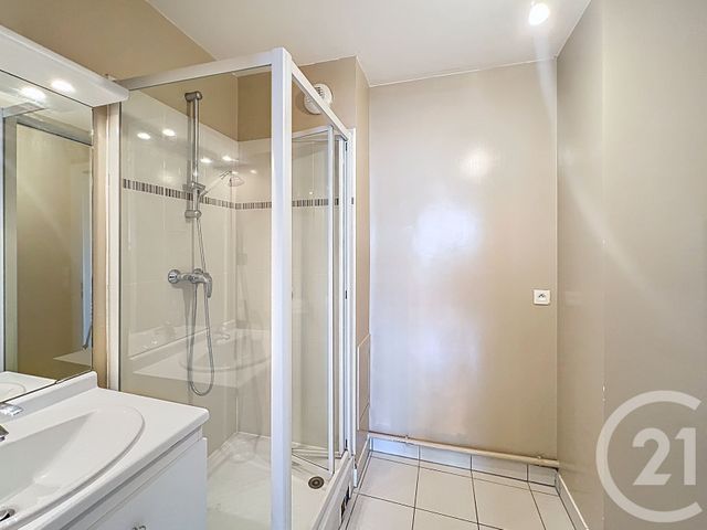 Appartement F2 à vendre - 2 pièces - 42.11 m2 - CHOISY LE ROI - 94 - ILE-DE-FRANCE - Century 21 Acv