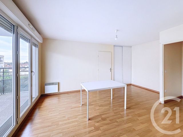 Appartement F2 à vendre - 2 pièces - 42.11 m2 - CHOISY LE ROI - 94 - ILE-DE-FRANCE - Century 21 Acv