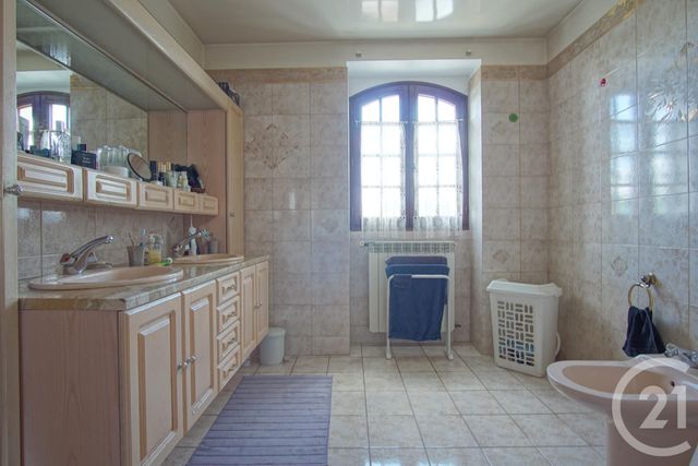 maison à vendre - 6 pièces - 137.27 m2 - CHOISY LE ROI - 94 - ILE-DE-FRANCE - Century 21 Acv