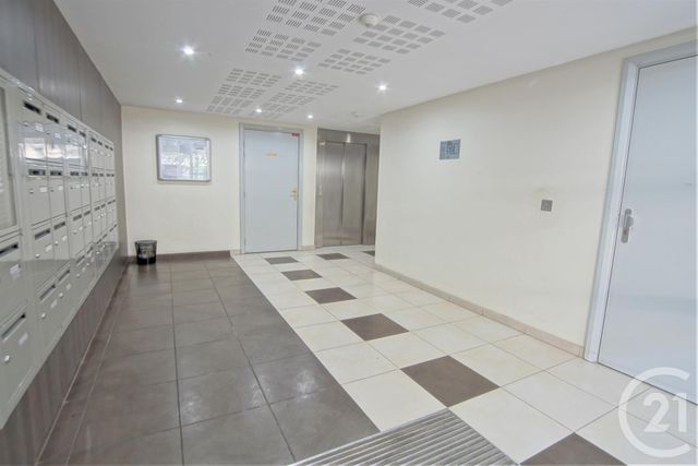 Appartement F2 à vendre - 2 pièces - 42.54 m2 - CHOISY LE ROI - 94 - ILE-DE-FRANCE - Century 21 Acv