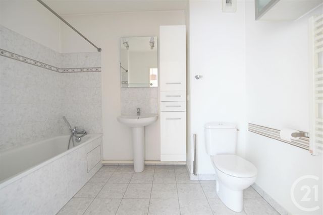 Appartement F2 à vendre - 2 pièces - 42.54 m2 - CHOISY LE ROI - 94 - ILE-DE-FRANCE - Century 21 Acv