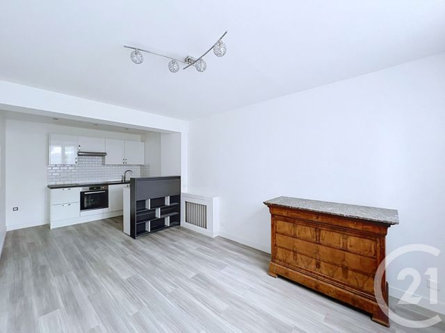 Appartement F2 à vendre - 2 pièces - 44.88 m2 - CHOISY LE ROI - 94 - ILE-DE-FRANCE - Century 21 Acv