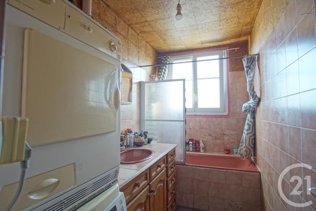 Appartement F3 à vendre - 3 pièces - 54.36 m2 - CHOISY LE ROI - 94 - ILE-DE-FRANCE - Century 21 Acv