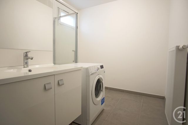 Appartement F2 à vendre - 2 pièces - 44.88 m2 - CHOISY LE ROI - 94 - ILE-DE-FRANCE - Century 21 Acv