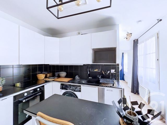 Appartement T2 à vendre - 2 pièces - 36.1 m2 - CHOISY LE ROI - 94 - ILE-DE-FRANCE - Century 21 Acv