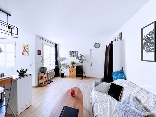 Appartement T2 à vendre - 2 pièces - 36.1 m2 - CHOISY LE ROI - 94 - ILE-DE-FRANCE - Century 21 Acv