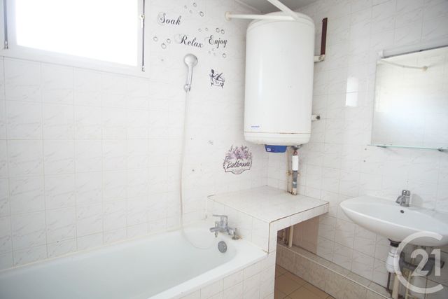 Appartement F3 à vendre - 3 pièces - 70.69 m2 - CHOISY LE ROI - 94 - ILE-DE-FRANCE - Century 21 Acv