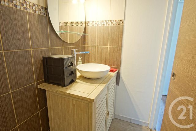 Appartement F2 à vendre - 2 pièces - 35.84 m2 - CHOISY LE ROI - 94 - ILE-DE-FRANCE - Century 21 Acv