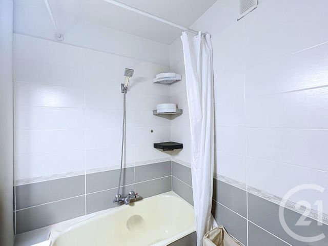 Appartement F5 à vendre - 5 pièces - 81.57 m2 - CHOISY LE ROI - 94 - ILE-DE-FRANCE - Century 21 Acv